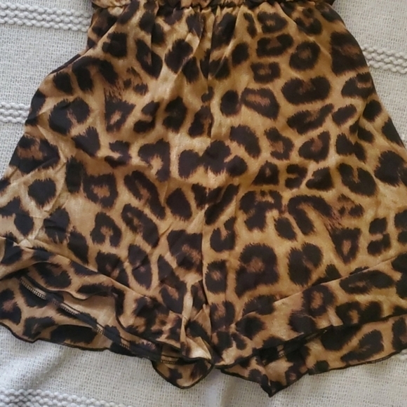 Leopard Print Ruffle Hem Halter Romper - Picture 3 of 6
